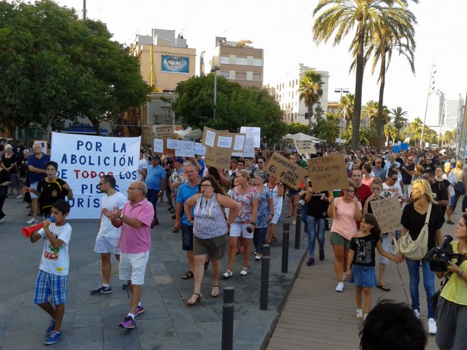 Anti tourist-apartment protest on the Barcelona waterfront